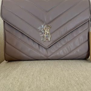 STEVE MADDEN NWT Taupe Chevron Clutch.